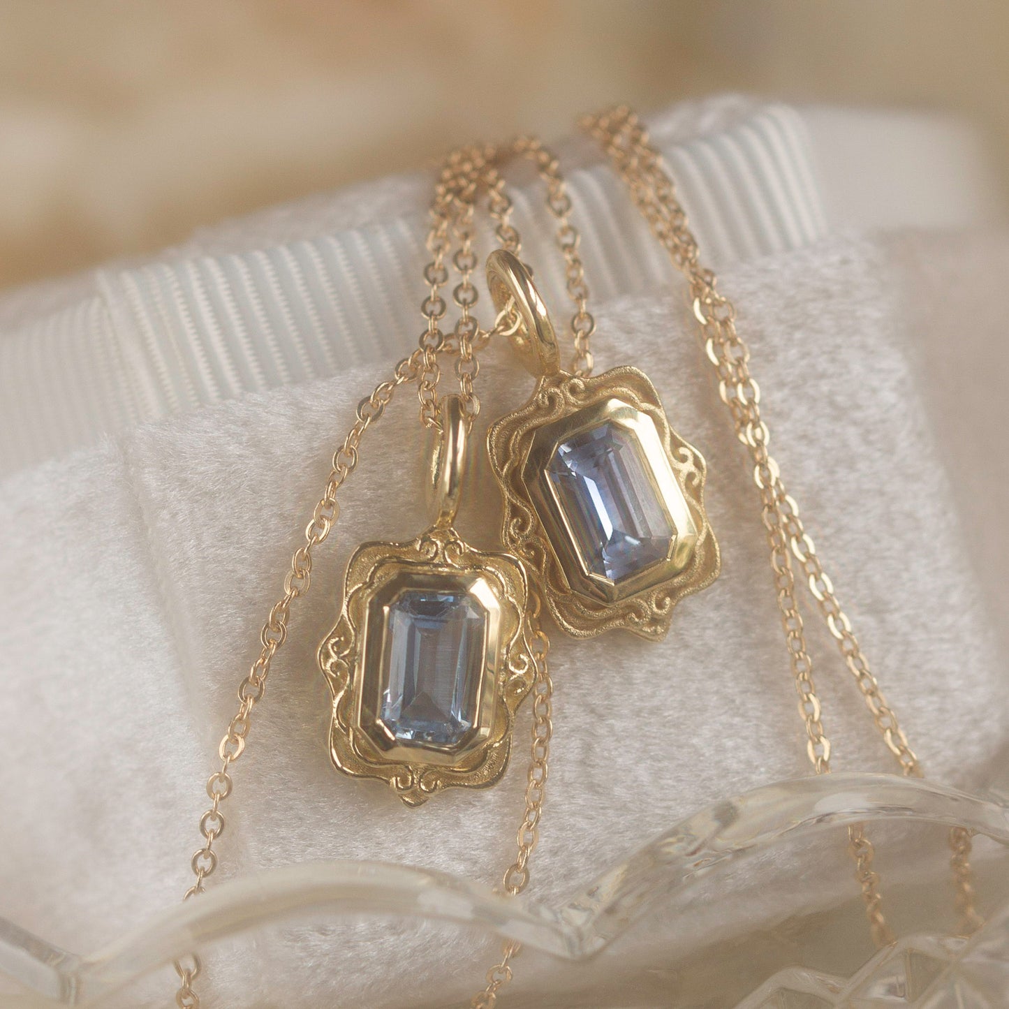 Objet d'Art No. 1 (Pendant)