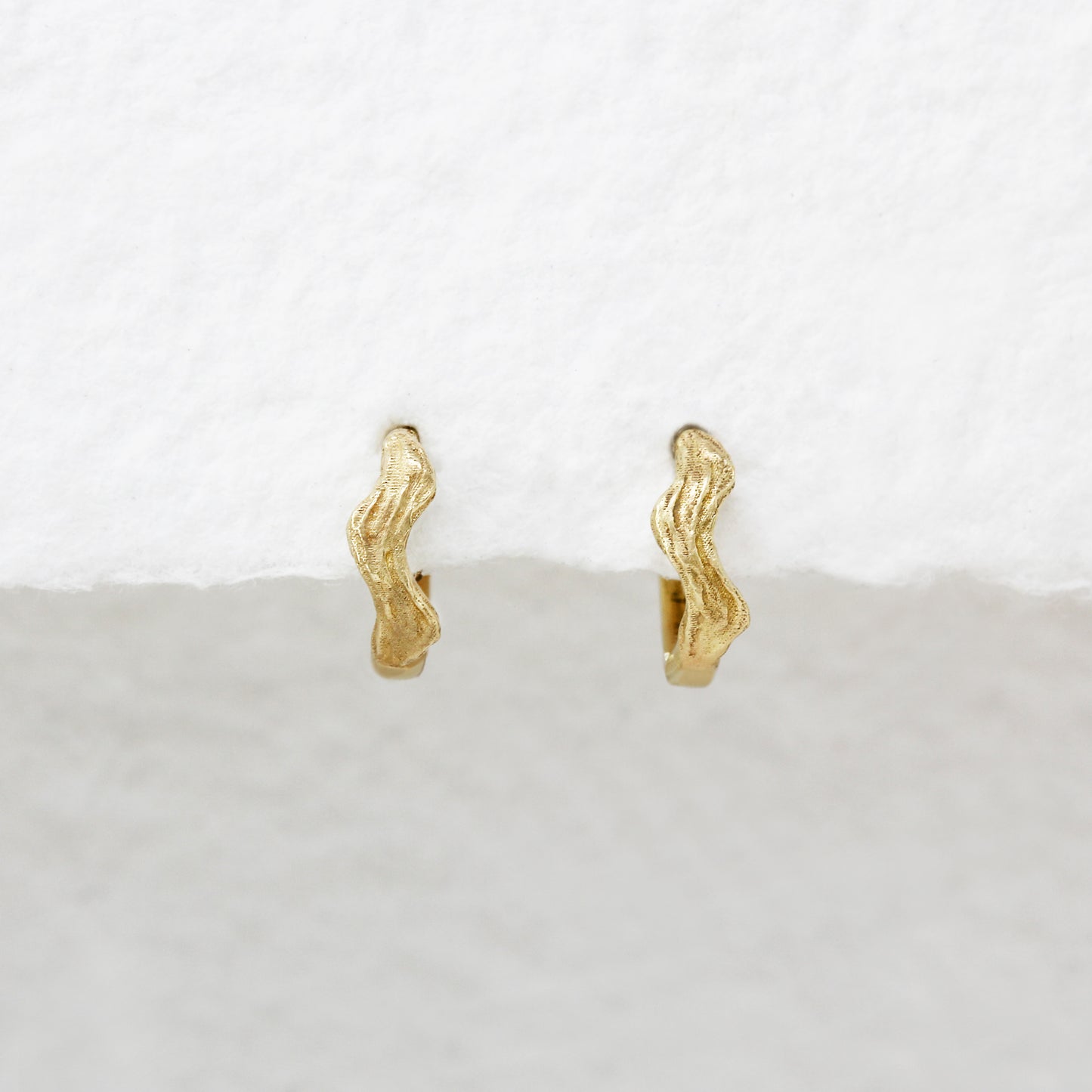 Renoir's Breeze Hoop Earring Petite (Single)