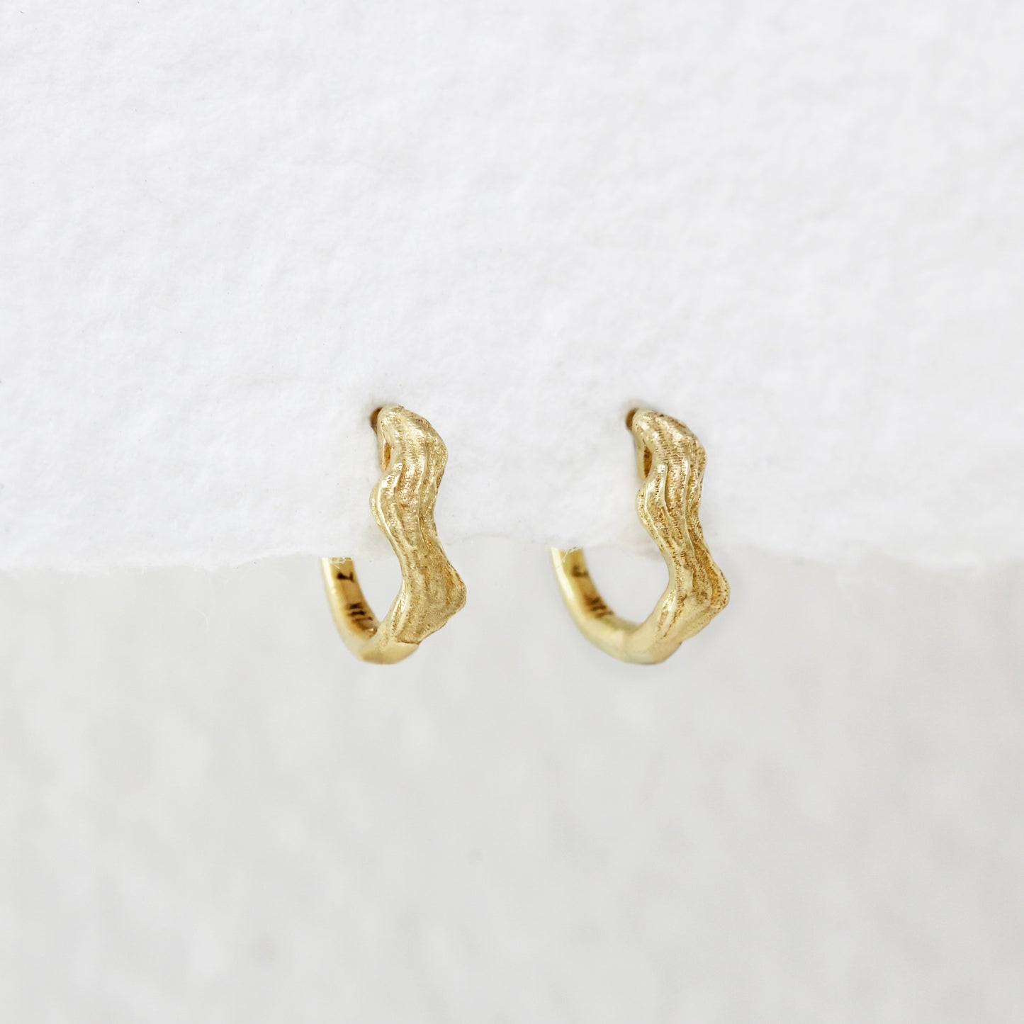 Renoir's Breeze Hoop Earring Petite (Single)