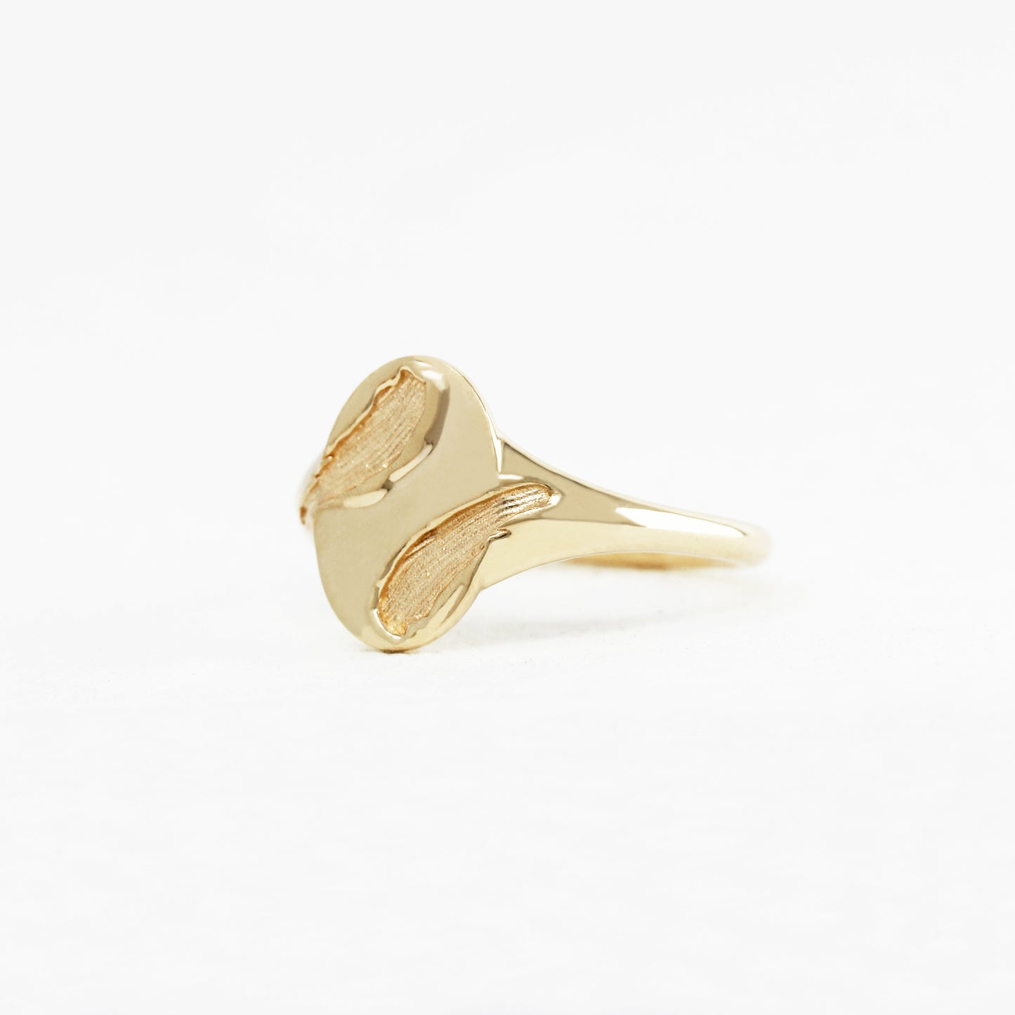 Painted Recollections Signet (Oval)