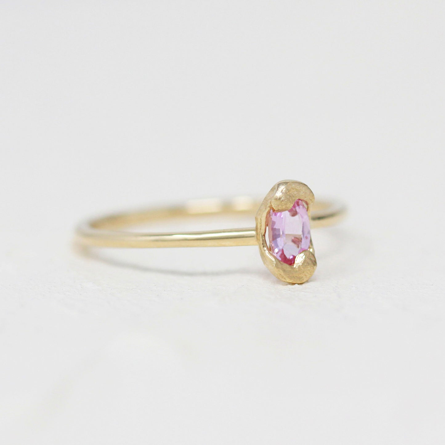 Pigment (Pink Sapphire)
