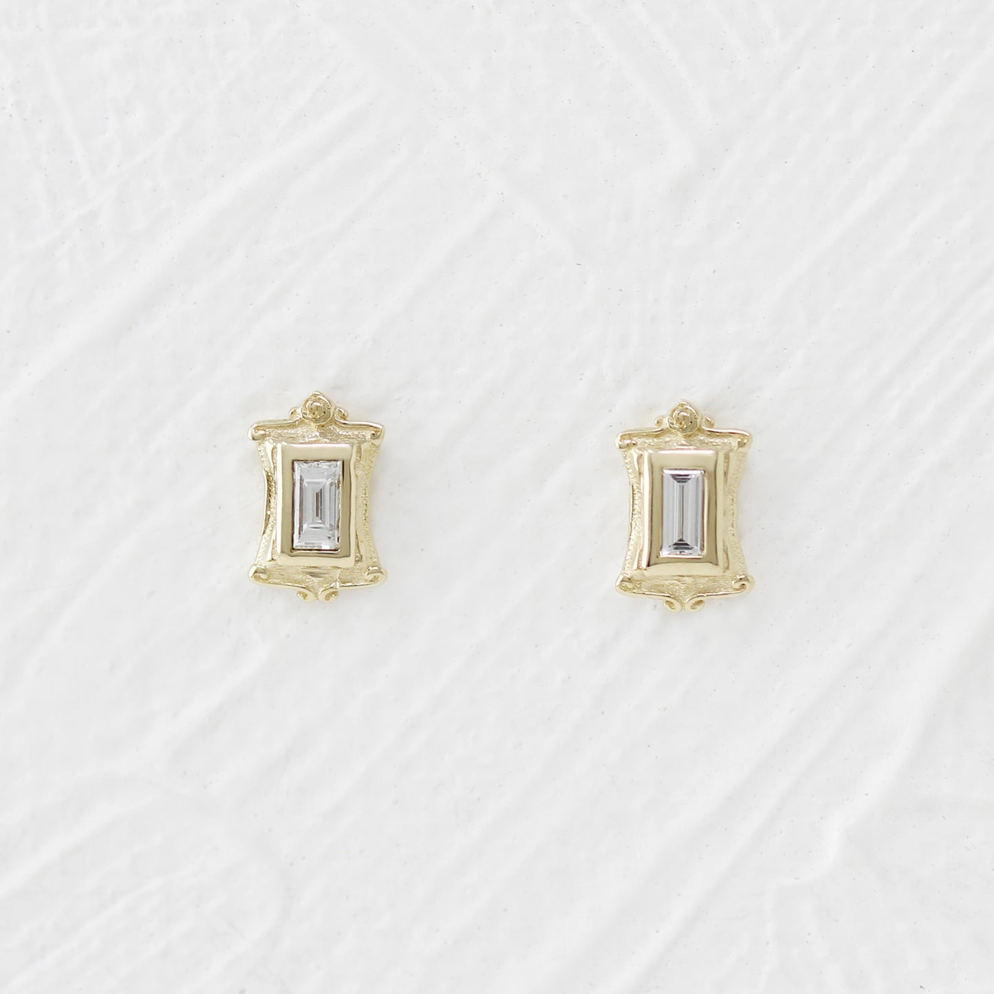 Vanity No. 1 Earring (Single)