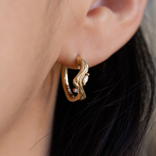 Renoir's Breeze Hoop Earring (Single)